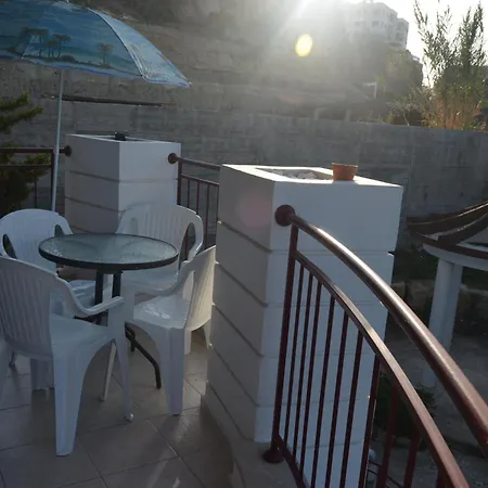 Mia's Cove Apartment