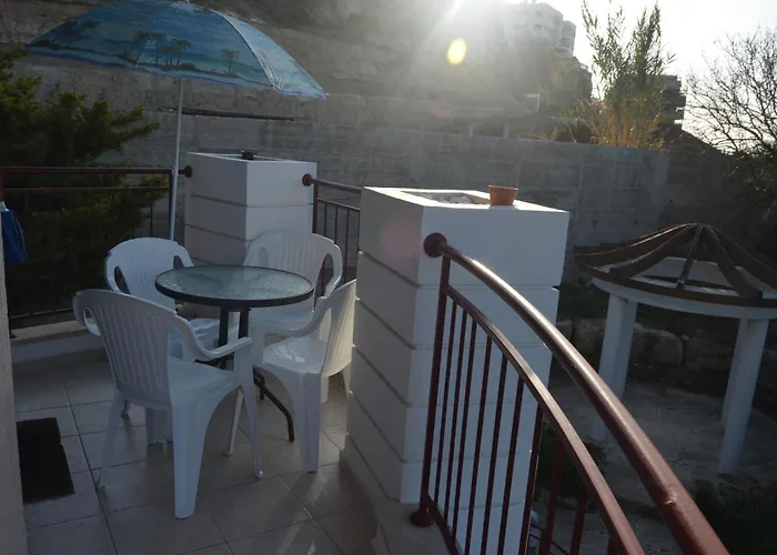 Mia's Cove Apartmán