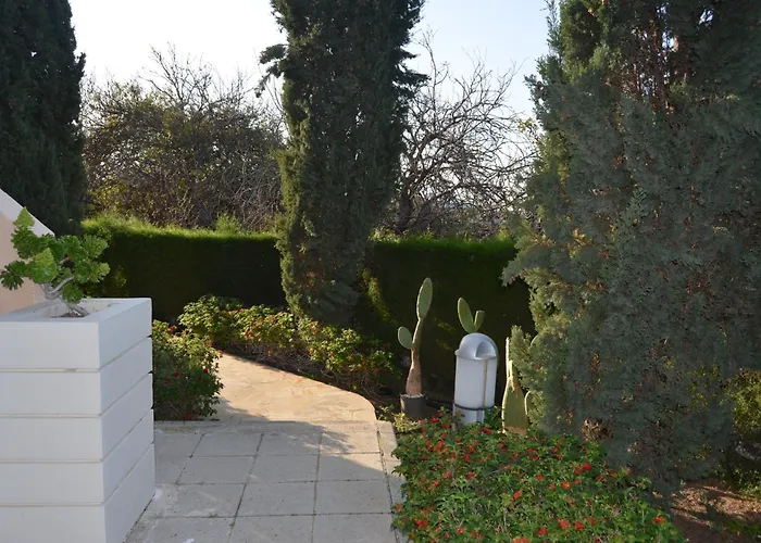 Mia's Cove * Πάφος